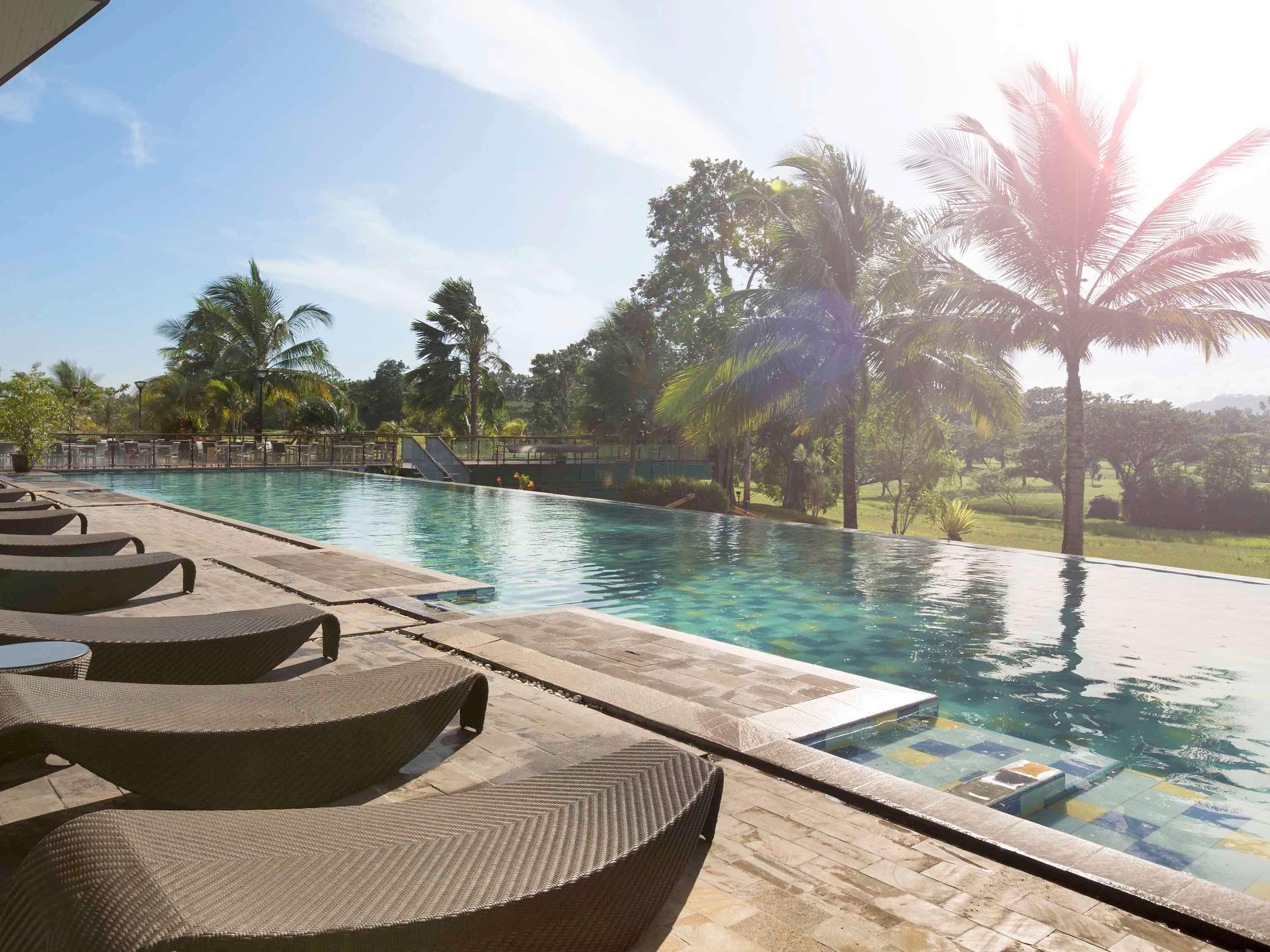 Novotel Manado Golf Resort & Convention Center Extérieur photo