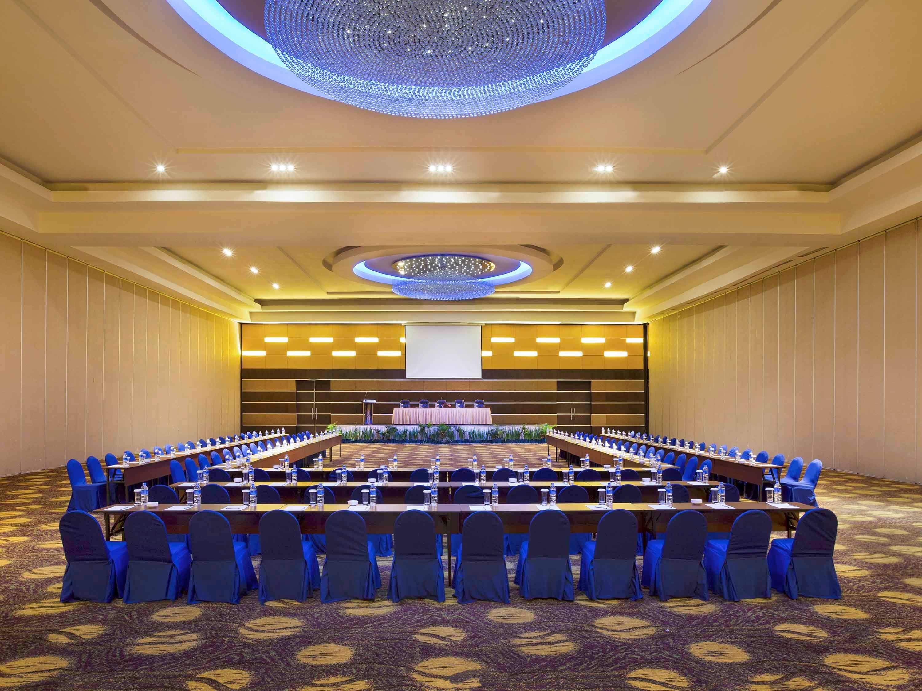 Novotel Manado Golf Resort & Convention Center Extérieur photo