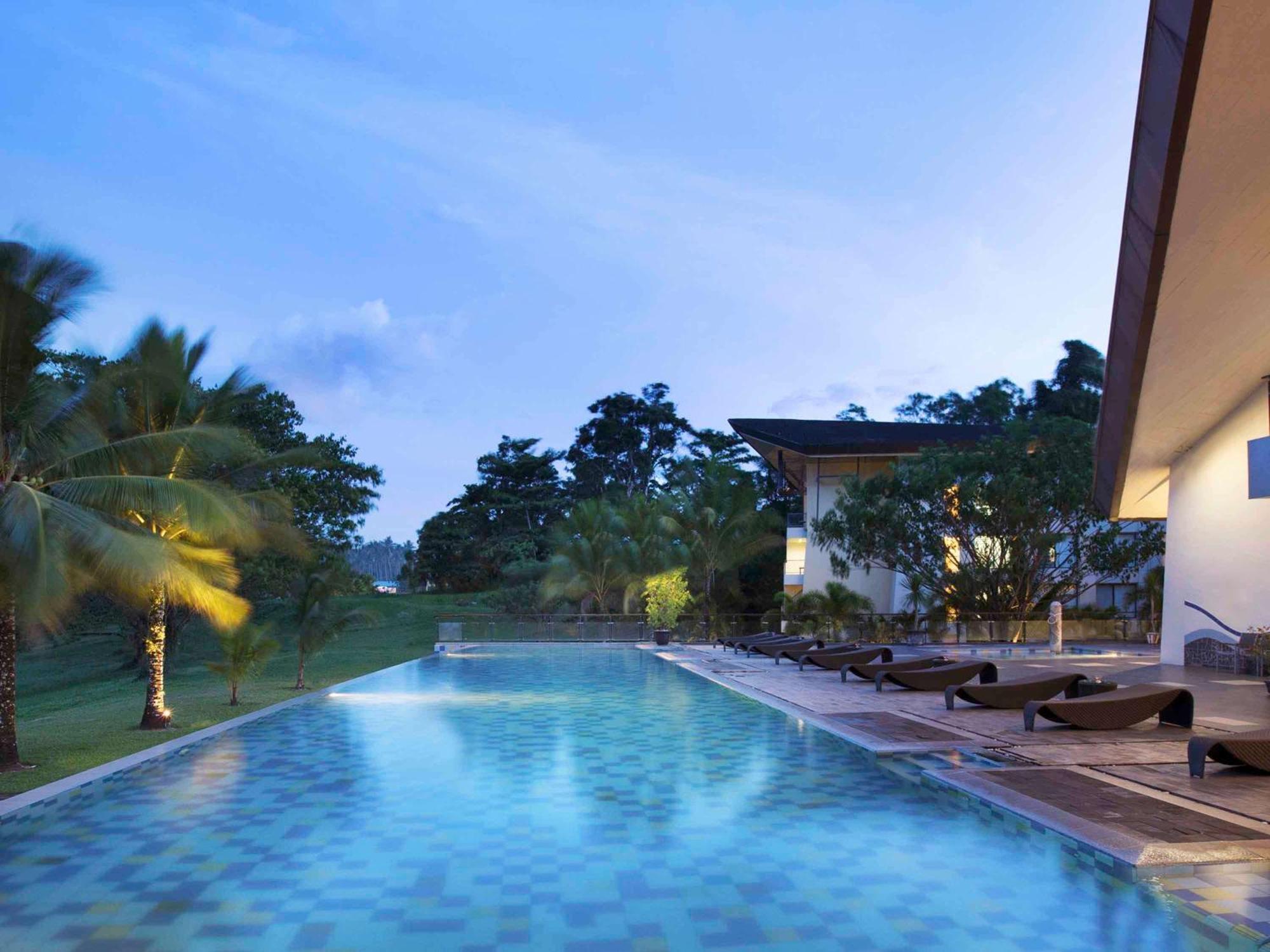 Novotel Manado Golf Resort & Convention Center Extérieur photo