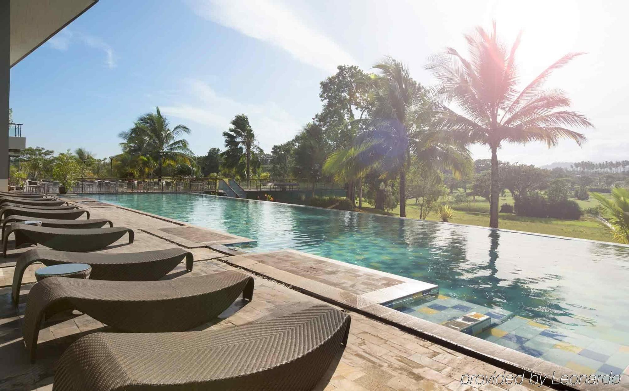 Novotel Manado Golf Resort & Convention Center Extérieur photo