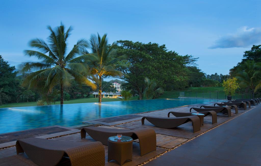 Novotel Manado Golf Resort & Convention Center Extérieur photo