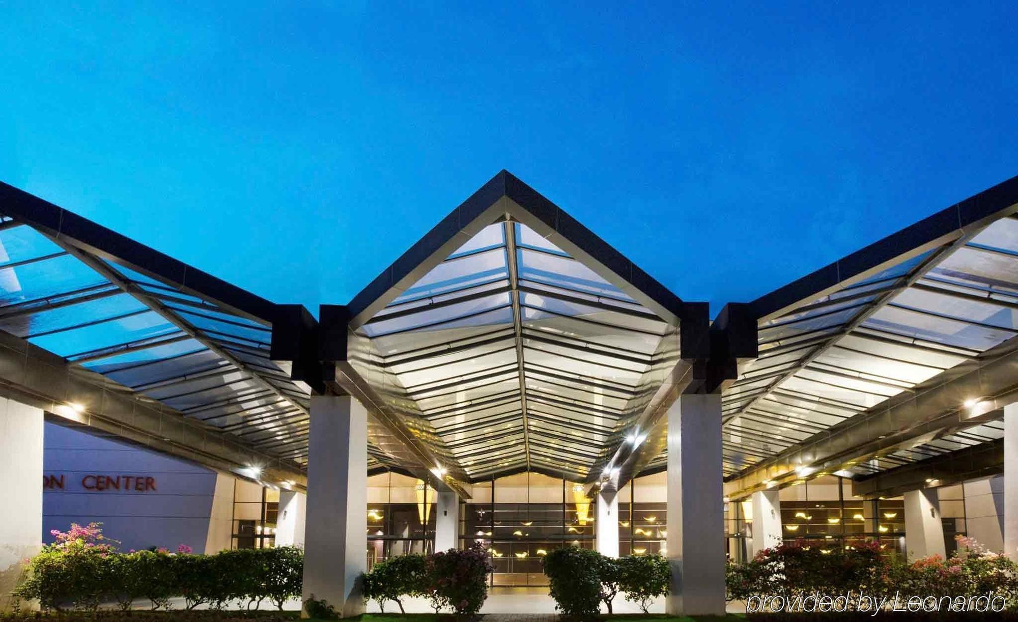 Novotel Manado Golf Resort & Convention Center Extérieur photo