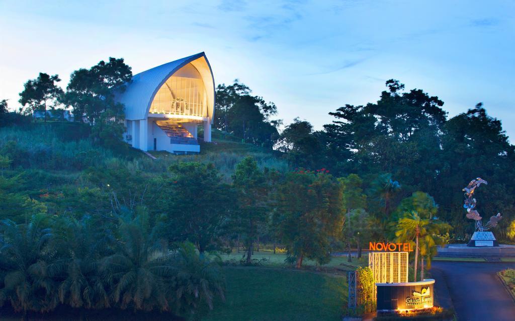 Novotel Manado Golf Resort & Convention Center Extérieur photo
