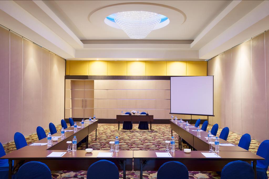 Novotel Manado Golf Resort & Convention Center Extérieur photo