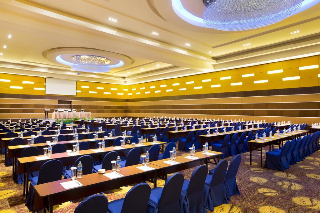 Novotel Manado Golf Resort & Convention Center Extérieur photo