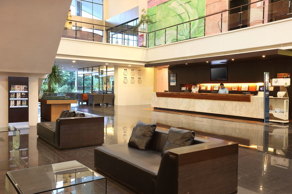 Novotel Manado Golf Resort & Convention Center Extérieur photo